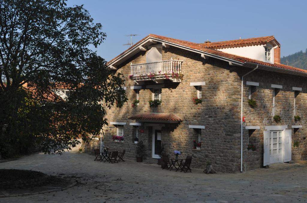 El Bosque De La Anjana Hotel Selores ภายนอก รูปภาพ